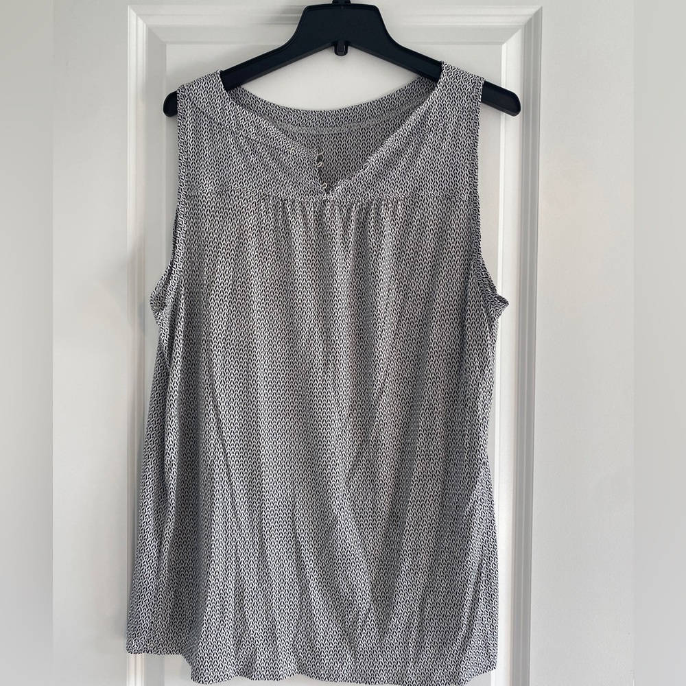 LOFT black and white maternity blouse size Lg. Great for the office!